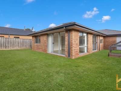 3 Tenax Walk, Manor Lakes