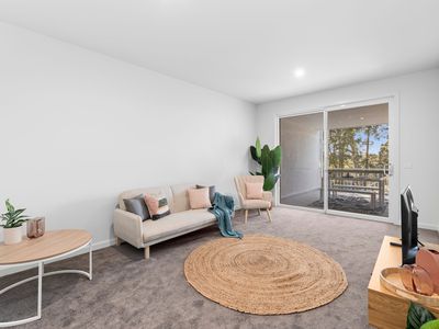 6B Seaview Way, Long Beach