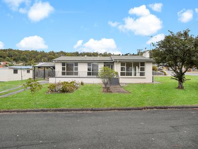 83 Pomona Road, Riverside