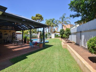 20 Riverina Way, Hannans