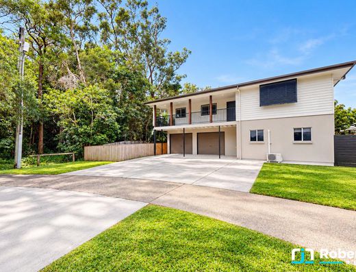 Versatile Family Living in Old Tewantin with only One Neighbour image 1