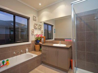 4 Elwood Drive, Bendigo