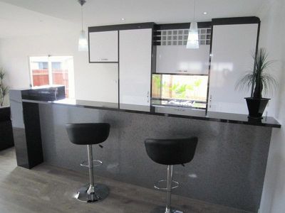5 Sommerset Drive, Atherton