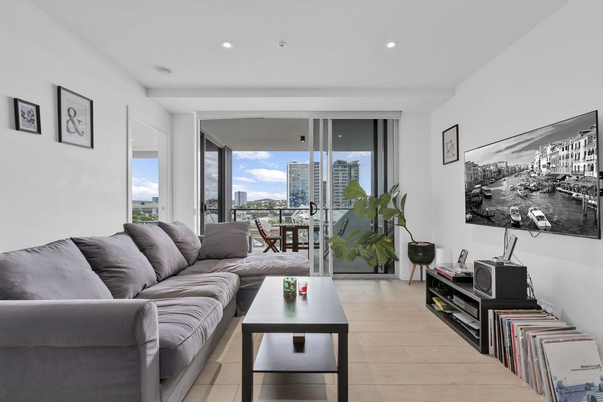 902 / 95 Linton Street, Kangaroo Point