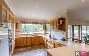 16 Sugarloaf Road, Beaconsfield Upper