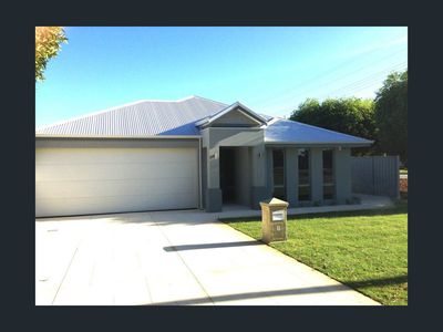 1B Elstead Way, Morley