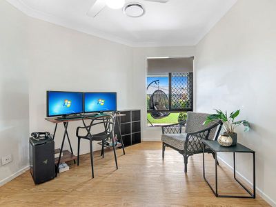 10 Longstaff Crescent, Pimpama