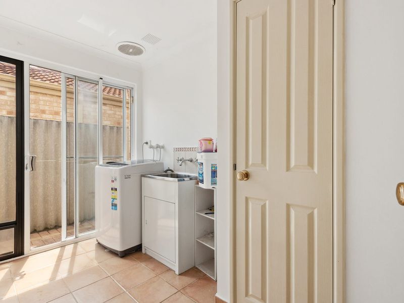 8 Davies Lane, Bentley