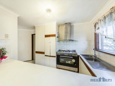 13 Edeys Run, Hampton Park