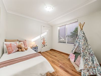2 / 94 Hobbs Avenue, Como