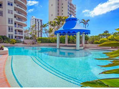 327 / 2-4 View Avenue, Surfers Paradise