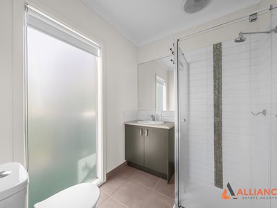 37 Kirkstead Grove, Craigieburn