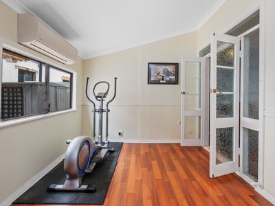 9 Butterfly Street, Piccadilly