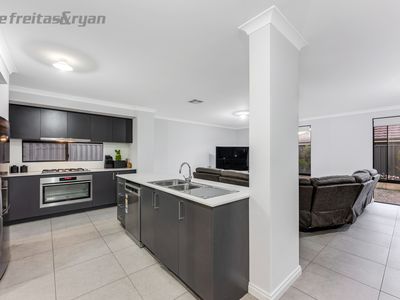 19 Ametrine Street, Treeby