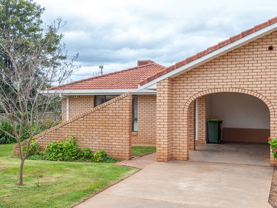 1 / 3 Rothsay Court, Dubbo