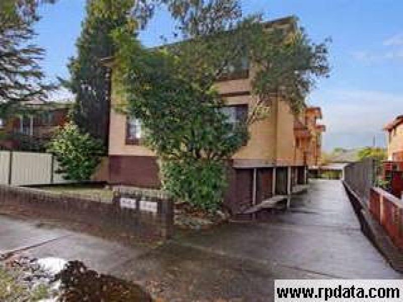 5 / 32 Oswald, Campsie