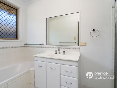 26 Woburn Abbey, Wattle Grove