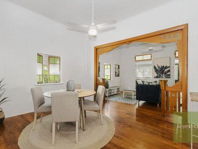 98 Stagpole Street, West End