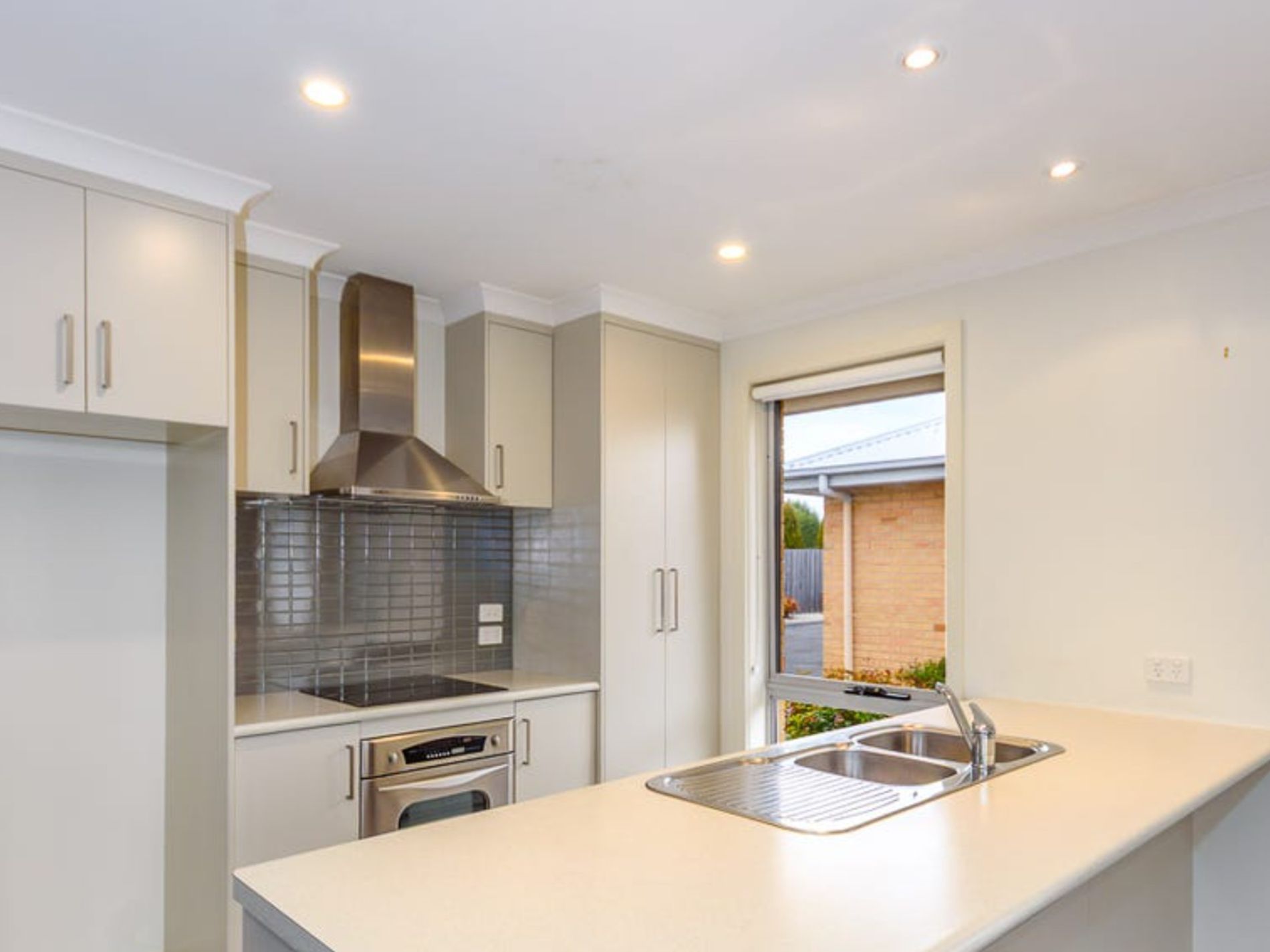 2 / 13 Bradford Avenue, Prospect Vale