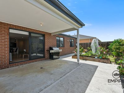 10 Hollybush Avenue, Clyde