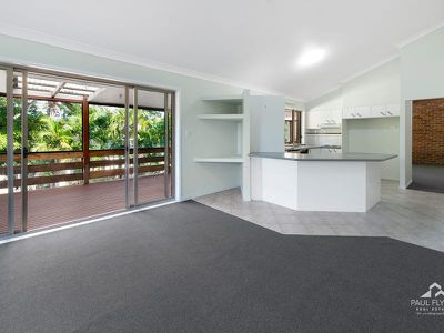 6 MALDON COURT, Helensvale