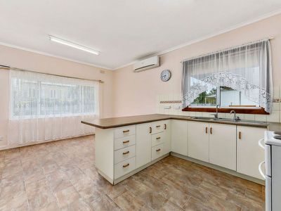 8 Main Street, Millicent