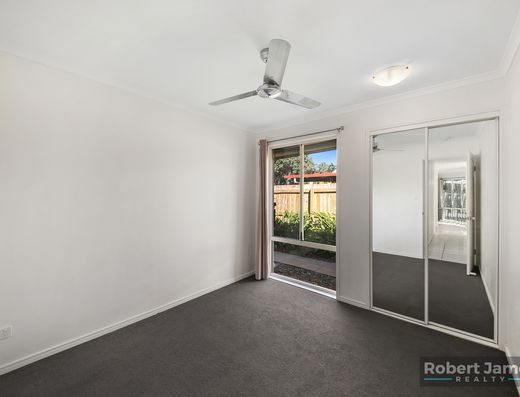 5 BEDROOM HOME WITH PARK RESERVE BACKDROP image 22