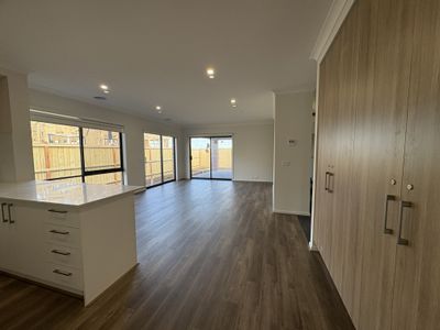 17 Shiraz Avenue, Fraser Rise
