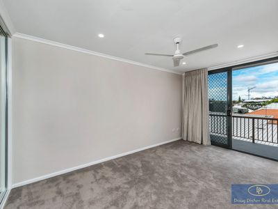 5 / 114 Carmody Road, St Lucia