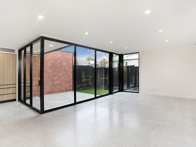 2 / 53 Stafford Street, Footscray