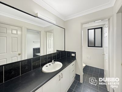 3 Carling Court, Dubbo