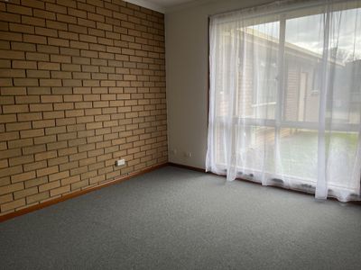 2 / 3-5 Boundary Road, Newcomb