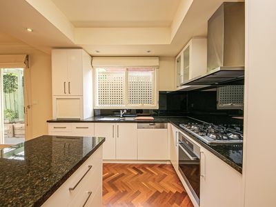 6 Waverley Avenue, Kew