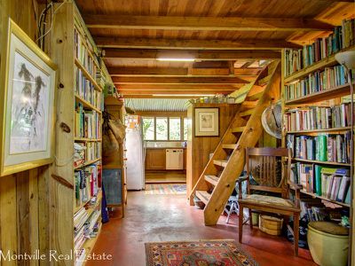394 Western Avenue, Montville