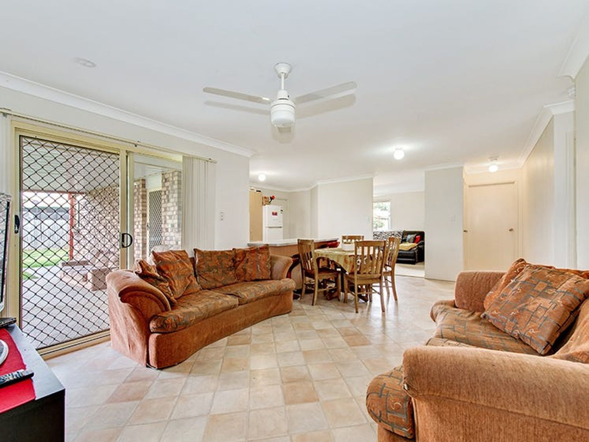 11 Locke Place, Goodna