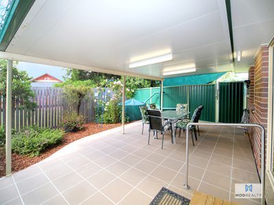 8 / 3 Spalding Crescent, Goodna