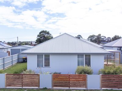 2 / 39 Adelaide Street, George Town