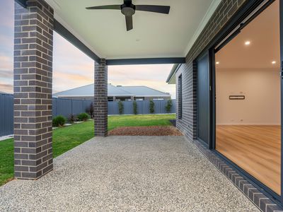 30 HILLFORD CIRCUIT, Thurgoona