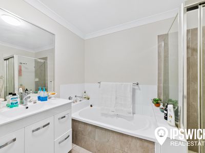 2 / 2 Osprey Court, Lowood
