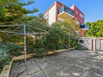 19 / 37 Paulik Way, Hamilton Hill