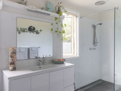 17938 Pacific Highway, Jones Island