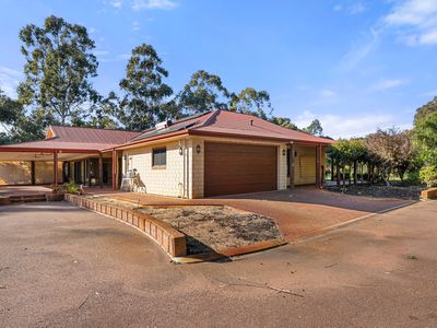 64 Egerton Drive, Serpentine