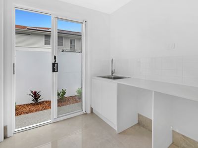 5 Park Ave, Broadbeach Waters