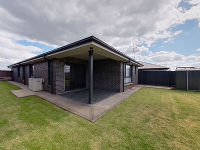 21 Waterway Crescent , Dubbo