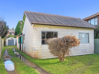 4 / 16 Peterborough Avenue, Lake Illawarra