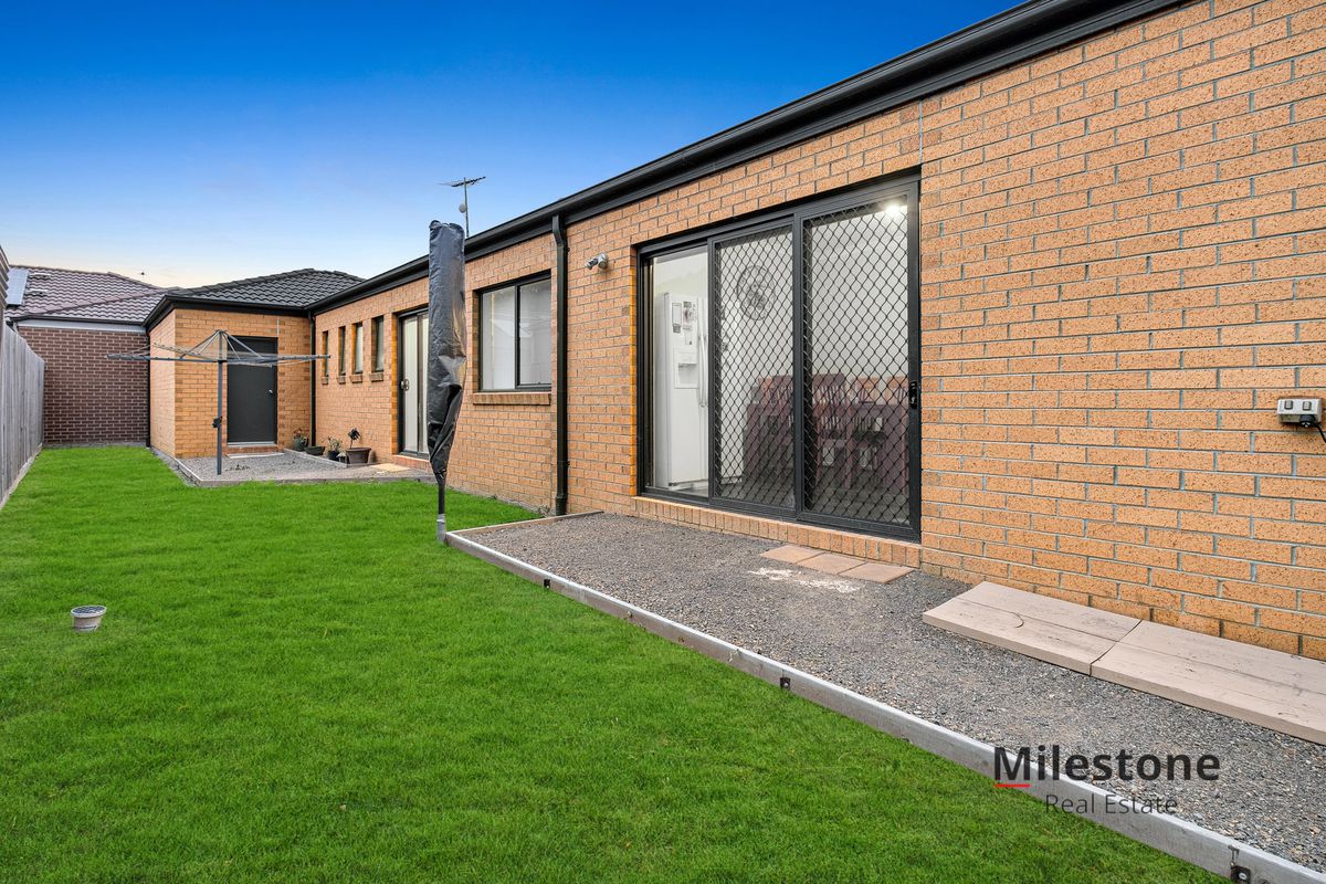 11 Banjo Circuit, Lynbrook