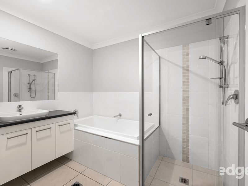2 / 15 Pemswood Close, Deebing Heights