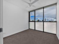 2005 / 10 Trinity Street, Fortitude Valley