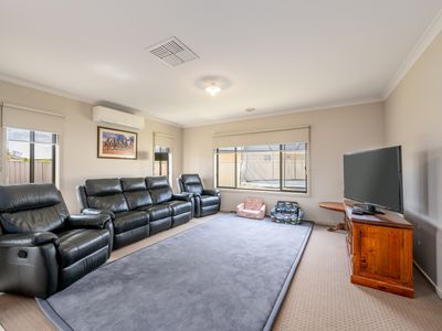 9 Settlers Drive, Kialla