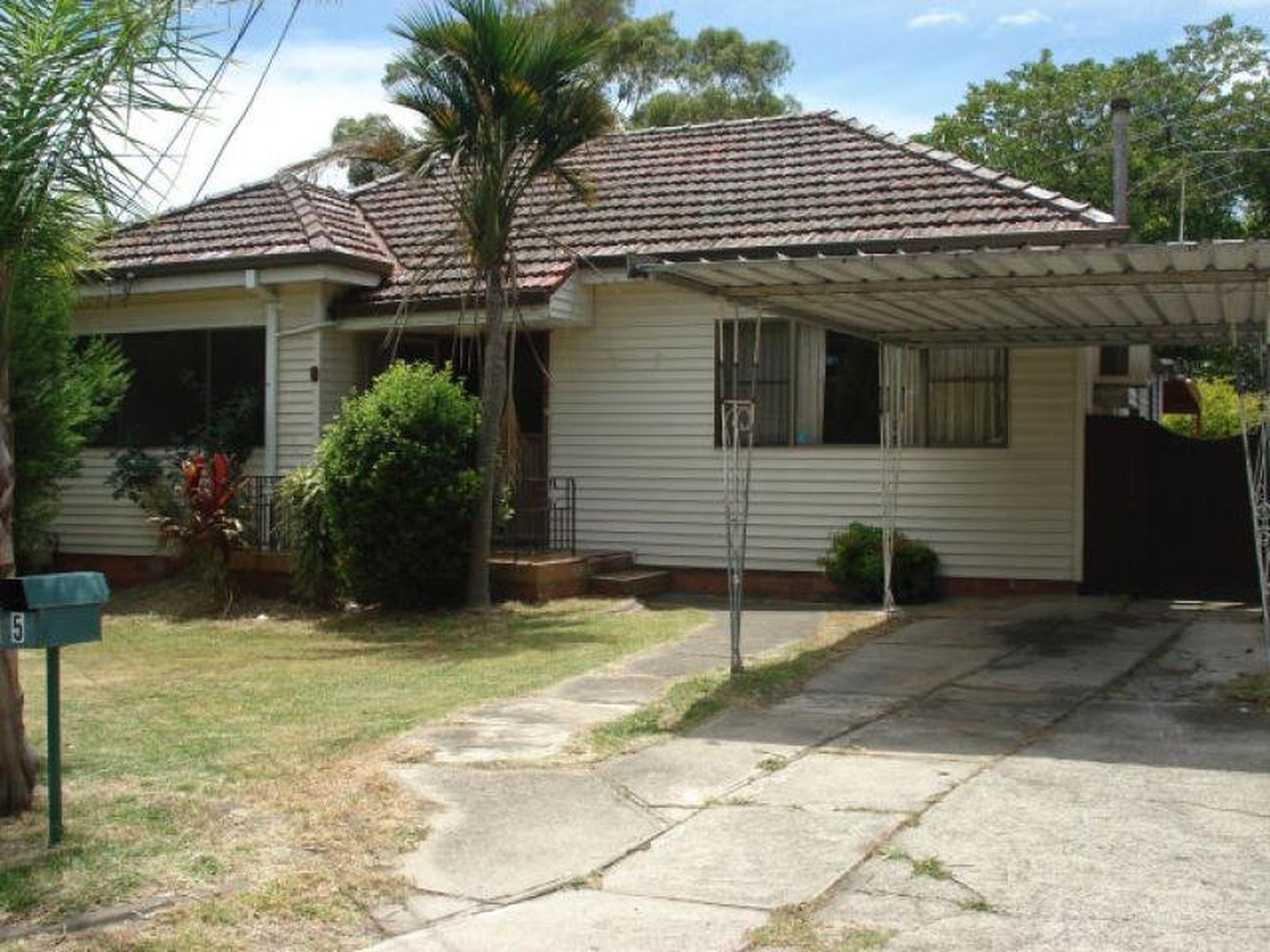 5 Banksia ROAD, Greenacre